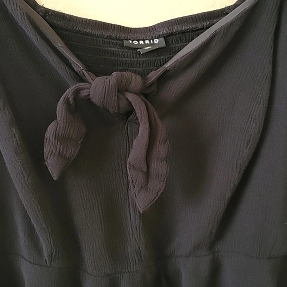 Torrid Black Peplum Rayon Crepe Embroidered Sleeve Blouse - Size 1X - Picture 2 of 9